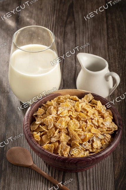 우두둑 깨무는,확대,자연스러운,음식,시리얼,background,banana,bowl,breakfast,breakfast cereal,breakfast table,cereal,cereal bowl,cereal flakes,cereal with milk,closeup,coffee,corn,corn cereal,corn flake,corn flakes,cornflakes,crispy,crunchy,delicious,dinner coffee,dry,eat,energy,flake,flakes,food,fresh,grain,healthy,meal,milk,morning,muesli,natural,nobody,nutritious,scene background,second plan,snack,spoon,strawberry,sugary,sweet,tasty,traditional,traditional breakfast,traditional food,vegetarian,vitamin,1602813778