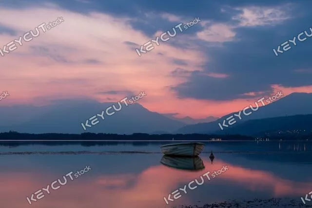 해,무인,호수,파란색,여름,boat,sunset,water,light,lake,nature,pink,unmanned,reflection,blue,sky,day,sunlight,summer,orange,morning,dusk,sun,landscape,natural,outdoor,beautiful,sunrise,background,scenery,scenic,horizon,transportation,1108730314