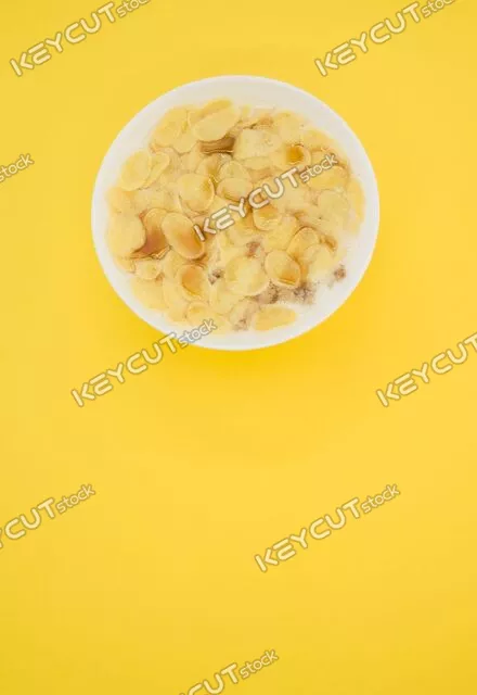 맛있는,배경,그릇,간식,건강한,cornflakes,milk,bowl,isolated,yellow,background,top,view,healthy,food,nutrition,breakfast,closeup,organic,natural,snack,fresh,diet,meal,health,tasty,grain,nobody,gourmet,eating,homemade,vertical,1240658786