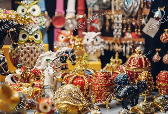 파베르제,아름다운,달걀,가짜,장식,faux,faberge,eggs,easter,vintage,shiny,decorations,sale,store,object,old,traditional,colorful,painted,ornament,design,beautiful,background,souvenirs,1255632288