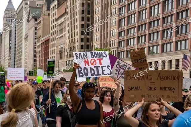 방,반,항의,정당성,여성,abortion,protest,choice,my,body,placard,rights,support,activism,activist,against,ban,banner,bodies,care,change,court,crowd,demand,democracy,demonstration,female,feminism,fight,gather,human,justice,law,manifestation,march,off,our,overturn,people,poster,pregnant,protesters,rally,sign,signboard,slogan,social,supreme,woman,women,banning,baby,abort,right,motherhood,1256408789