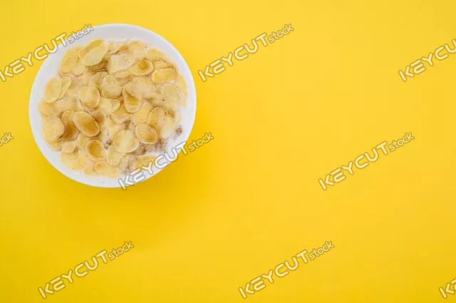 영양물 섭취,곡물,그릇,식도락가,확대,cornflakes,milk,bowl,isolated,yellow,background,top,view,horizontal,healthy,food,nutrition,breakfast,closeup,organic,natural,snack,fresh,diet,meal,health,tasty,grain,nobody,gourmet,eating,homemade,1273408943