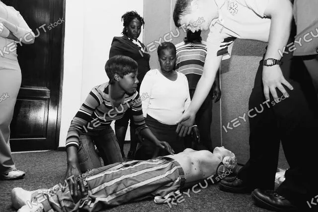 요하네스버그,어린이,마네킹,학습,비상,grayscale,First Aid,CPR,training,plastic,dummy,mannequin,Johannesburg,South Africa,children,kids,people,black and white,learning,study,education,indoors,medical,help,emergency,1346110938
