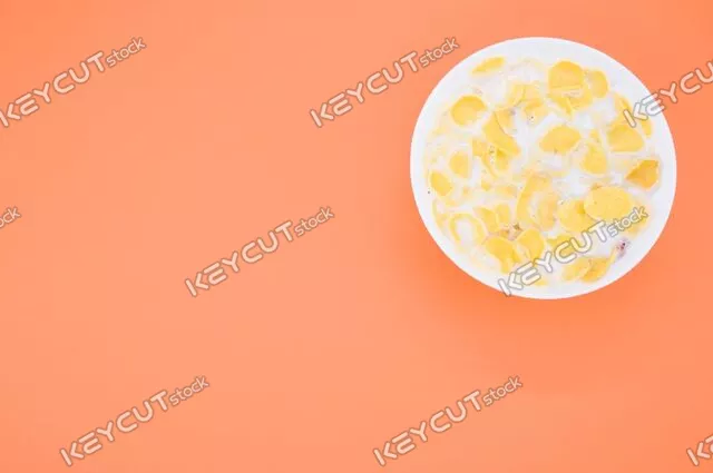 시리얼,외딴,건강한,아침,그릇,milk,bowl,cereal,healthy,food,corn,cornflakes,vitamin,nutrition,closeup,small,morning,breakfast,fresh,organic,dry,crunchy,background,isolated,orange,1427885606