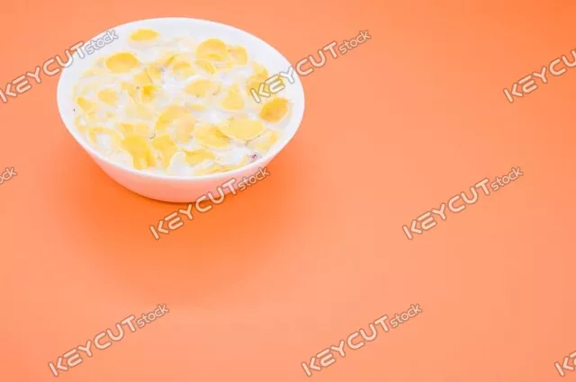 시리얼,외딴,건강한,아침,그릇,milk,bowl,cereal,healthy,food,corn,cornflakes,vitamin,nutrition,closeup,small,morning,breakfast,fresh,organic,dry,crunchy,background,isolated,orange,1819911157