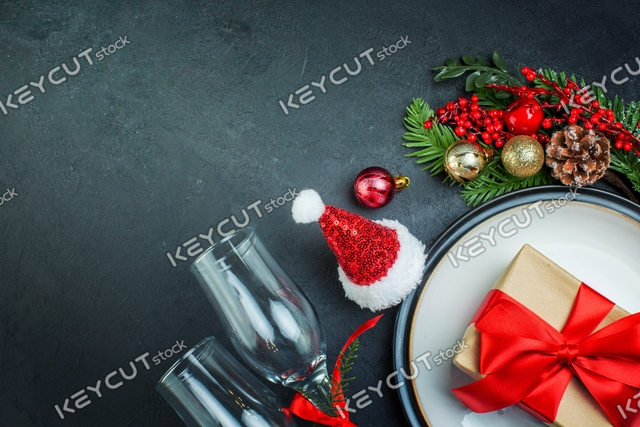 구과 식물,나무,가지,모자,과일,background,berry,black,box,branches,claus,cone,conifer,dinner plate,fallen,fir,food,fresh,fruit,gift,glass,goblets,half,hat,onchristmas,plate,santa,shot,strawberry,tree,1845401104