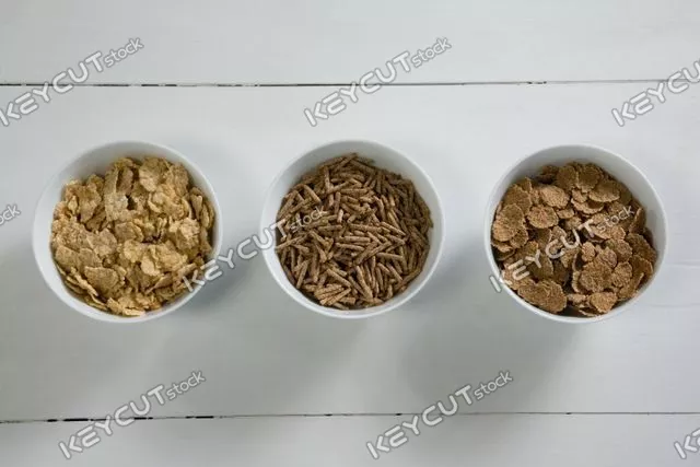 플레이크,간식,영양물 섭취,생활 양식,시리얼,bowl,cereal bran sticks,cornflakes,chocolate flakes,wheat flakes,flakes,cereal,fiber,breakfast,morning,food,snack,organic,vegetarian,homemade,healthy,energy,nutrition,nutritious,dietary,diet,vitamin,wellbeing,fitness,lifestyle,variation,various,choice,1484962406